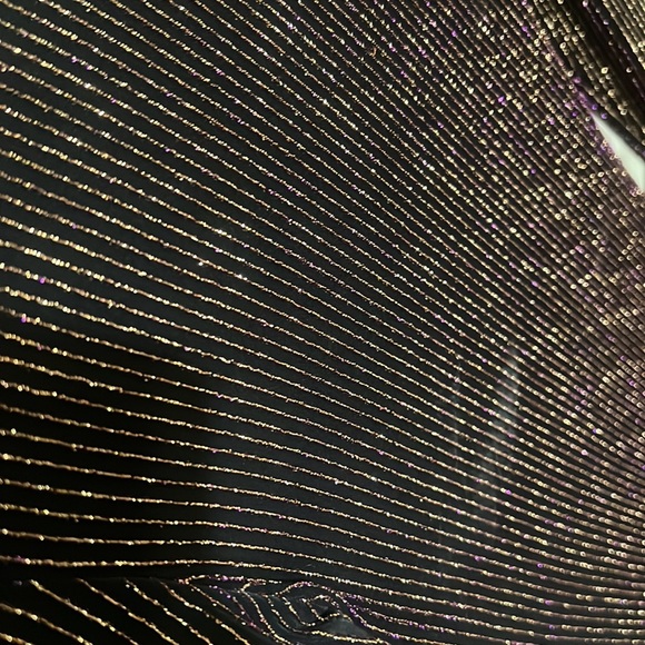 I’m selling this dress. - Picture 2 of 3